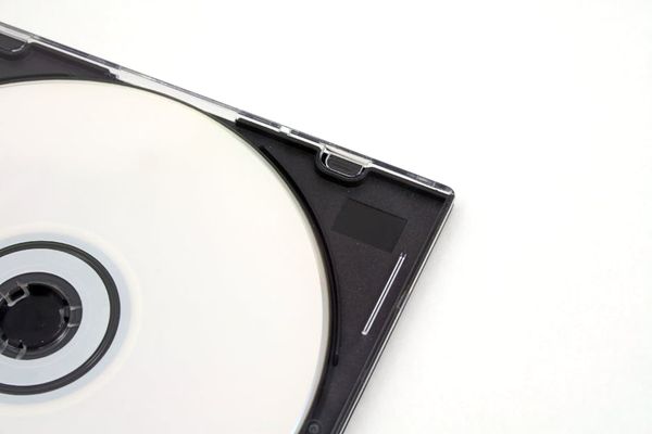 כך תוכלו לשחזר דיסק DVD בבית עם כלים שיש לכל אחד בבית